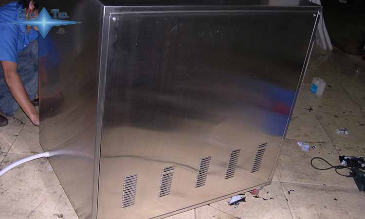 超聲波清洗機(jī)對于鋰電池轉(zhuǎn)接頭上的清洗